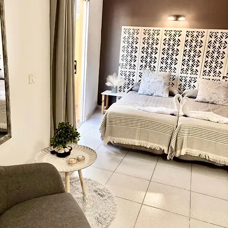 Gloria At Candelaria Apartment *
